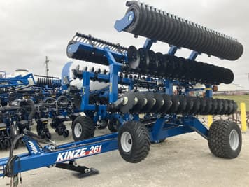 Main image Kinze Mach Till 261