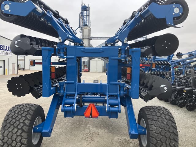 Image of Kinze Mach Till 261 equipment image 2