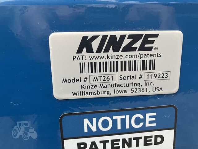Image of Kinze Mach Till 261 equipment image 4