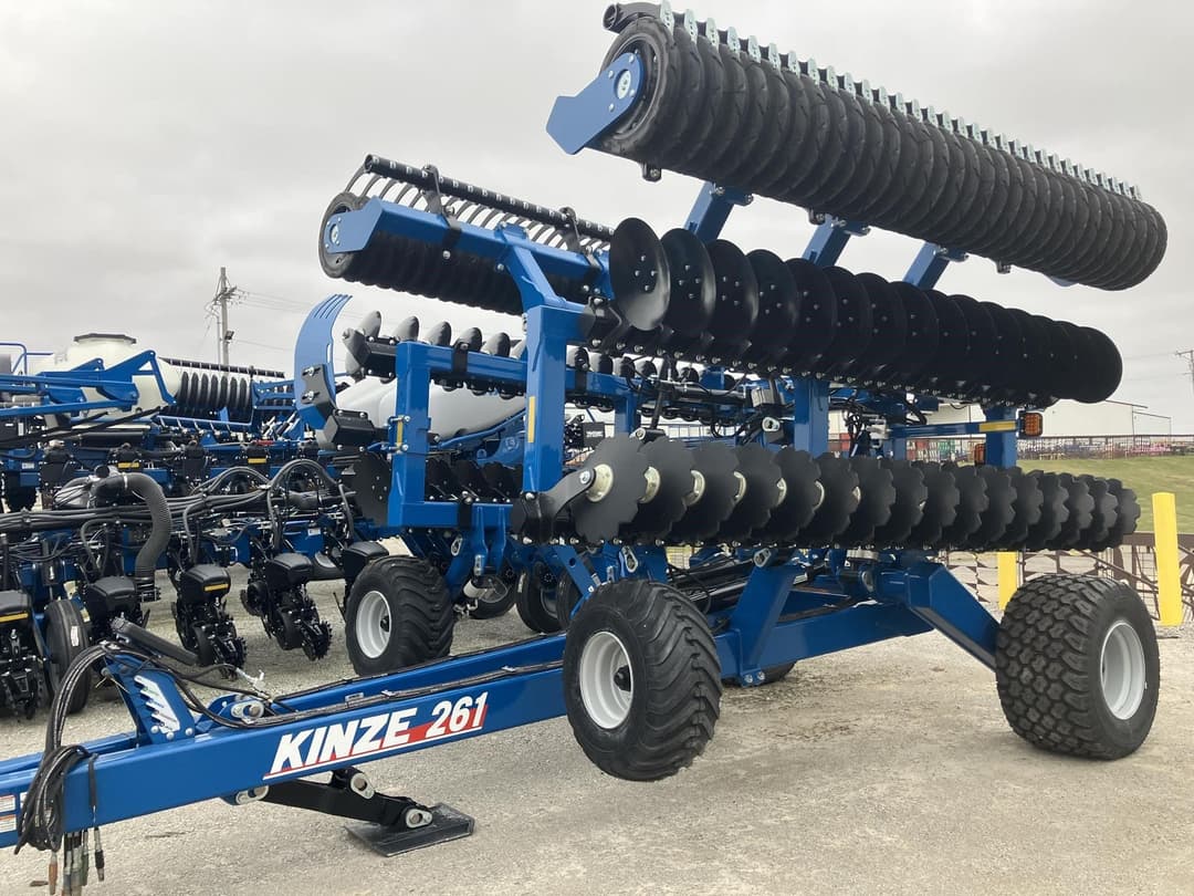 Image of Kinze Mach Till 261 Primary image