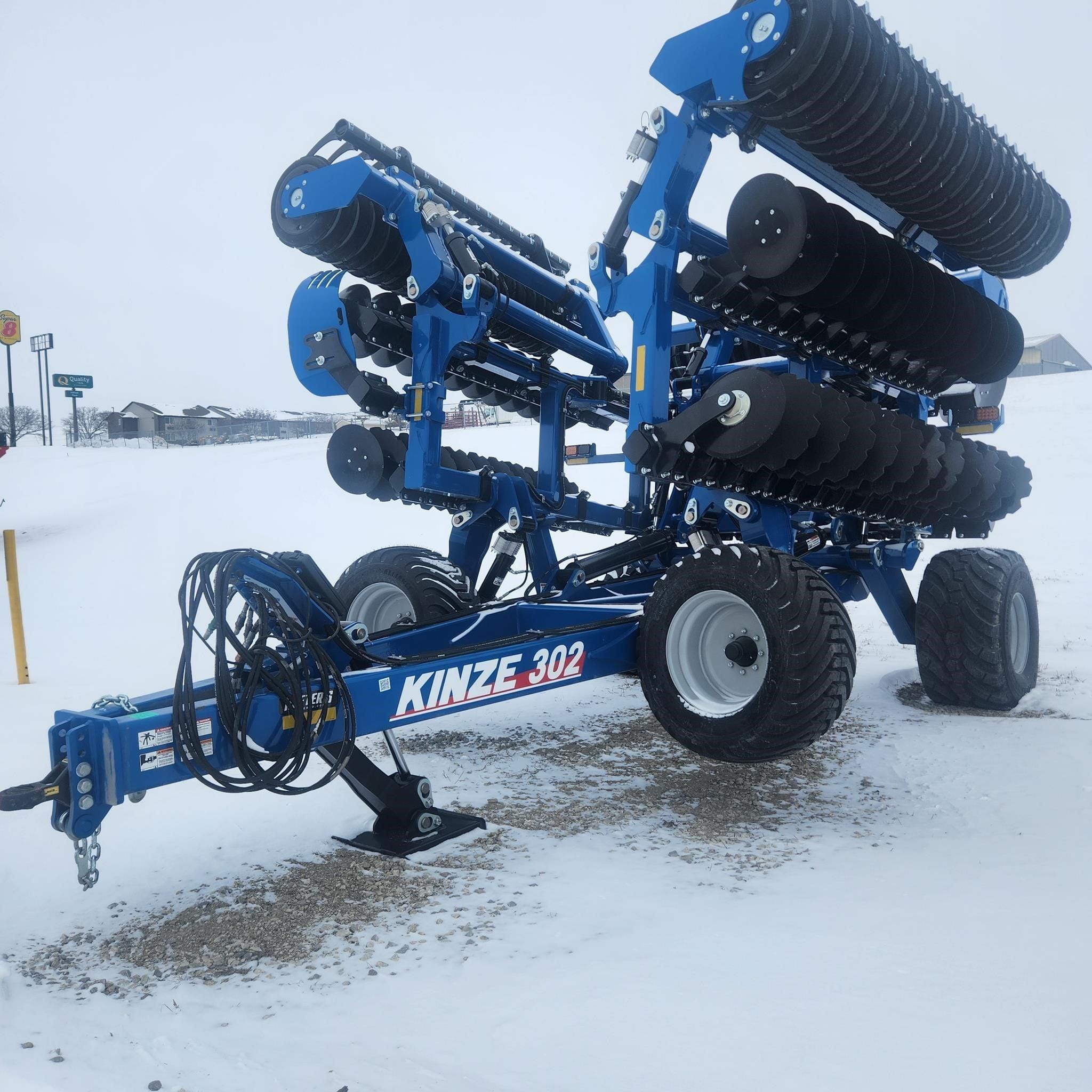 2023 Kinze Mach Till 302 Equipment Image0