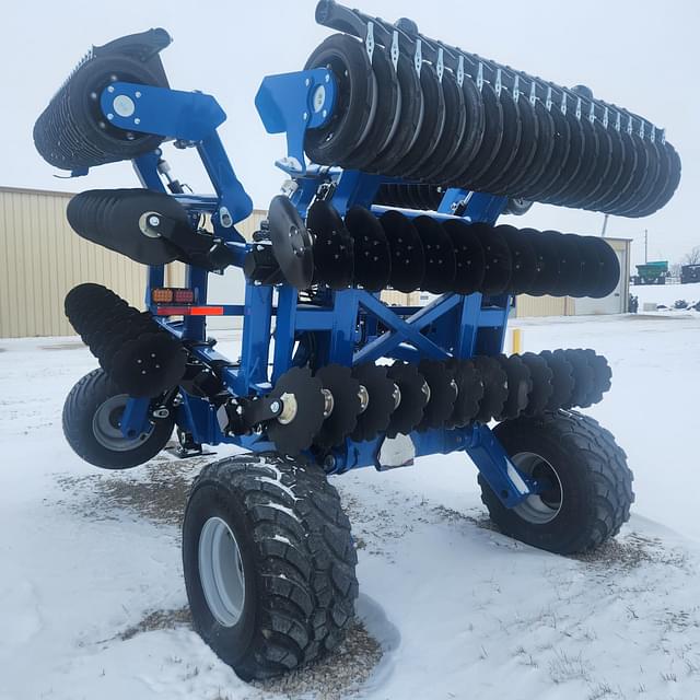 Image of Kinze Mach Till 302 equipment image 3