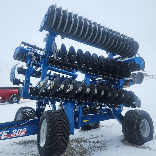Image of Kinze Mach Till 302 equipment image 1