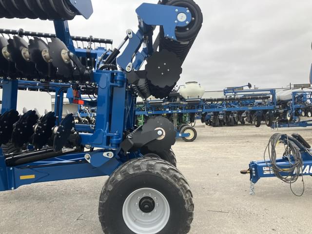 Image of Kinze Mach Till 302 equipment image 4