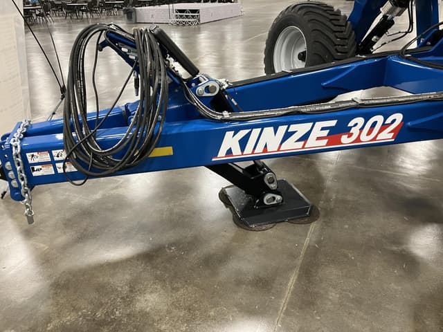 Image of Kinze Mach Till 302 equipment image 1