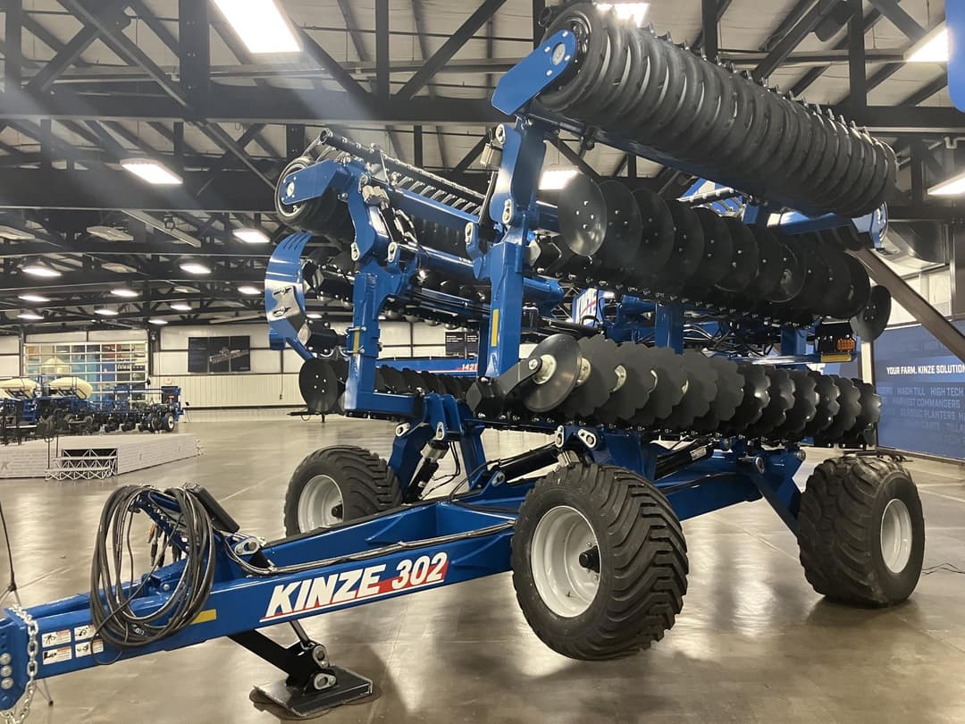 Image of Kinze Mach Till 302 Primary image