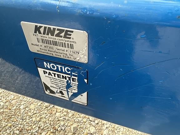 Image of Kinze Mach Till 302 equipment image 4