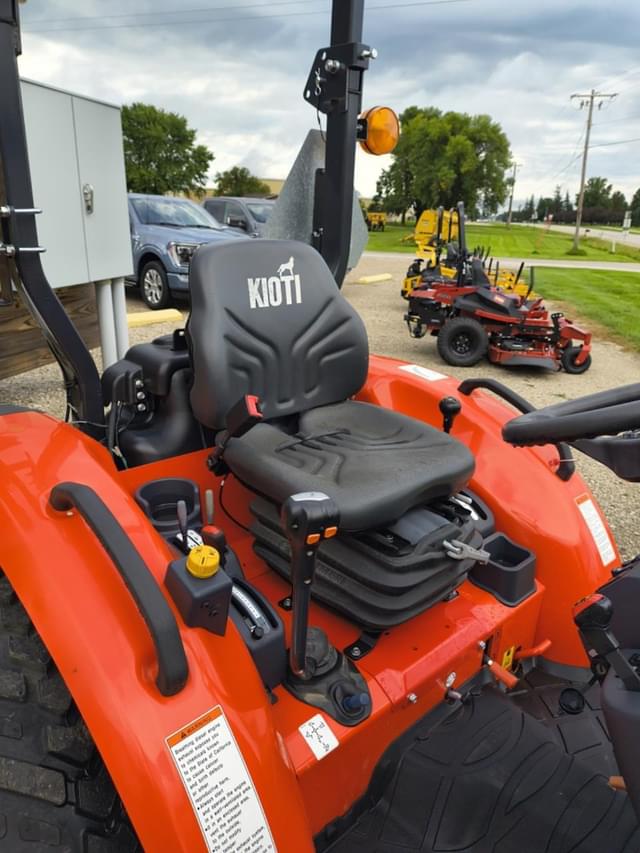 Image of Kioti CK3520SE equipment image 3