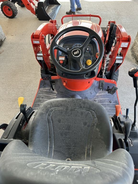 Image of Kioti CS2520 equipment image 4