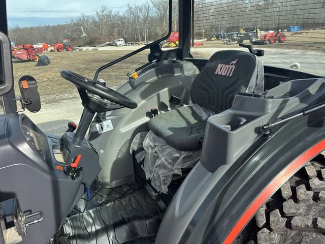 Image of Kioti DK4720SECH equipment image 3