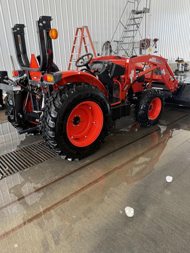 Image of Kioti DK5520 equipment image 2