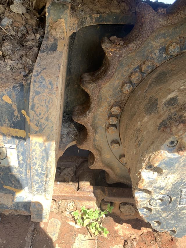 Image of Kobelco Sk210LC equipment image 3