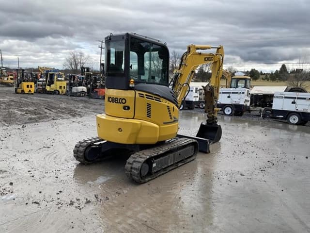 Image of Kobelco SK35SR equipment image 3