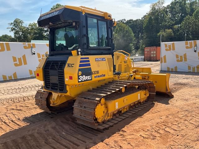 Image of Komatsu D39PXi-24 equipment image 4
