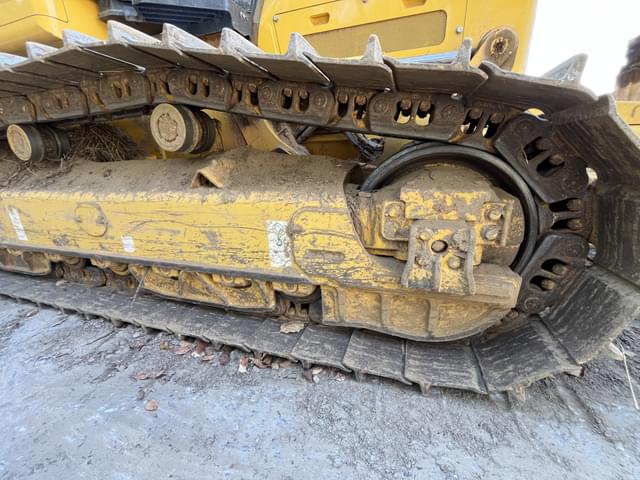 Image of Komatsu D51EXI-24 equipment image 2