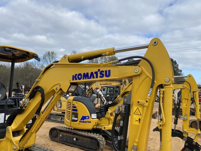 Image of Komatsu PC30MR-5 equipment image 4