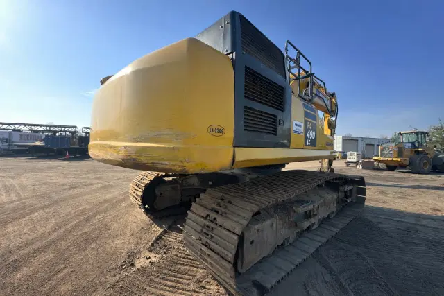 Image of Komatsu PC490LC-11 equipment image 4