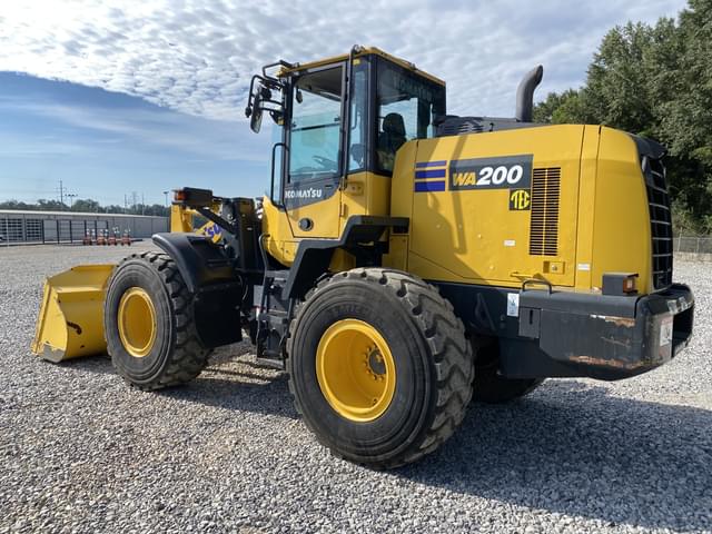 Image of Komatsu WA200-8 equipment image 1