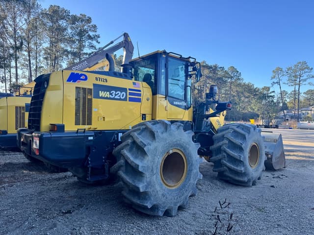 Image of Komatsu WA320-8 equipment image 4