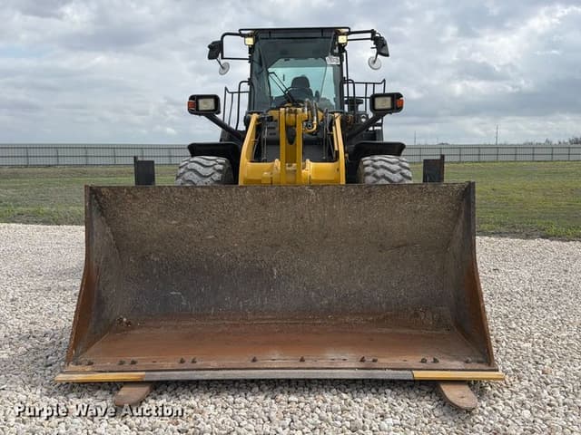 Image of Komatsu WA380-8 equipment image 1