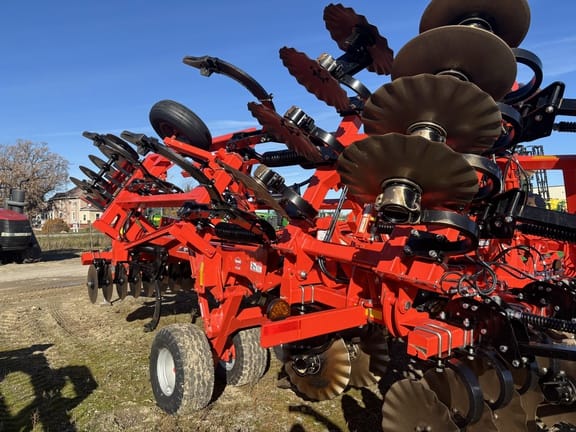 2023 Kuhn Krause Dominator 4856 Equipment Image0