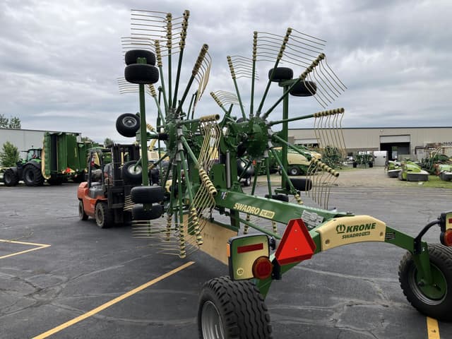 Image of Krone Swadro TC880 equipment image 3