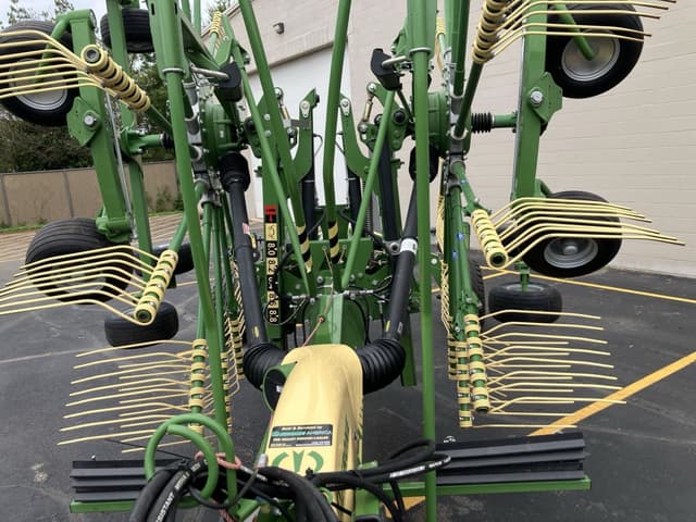 Image of Krone Swadro TC880 equipment image 4