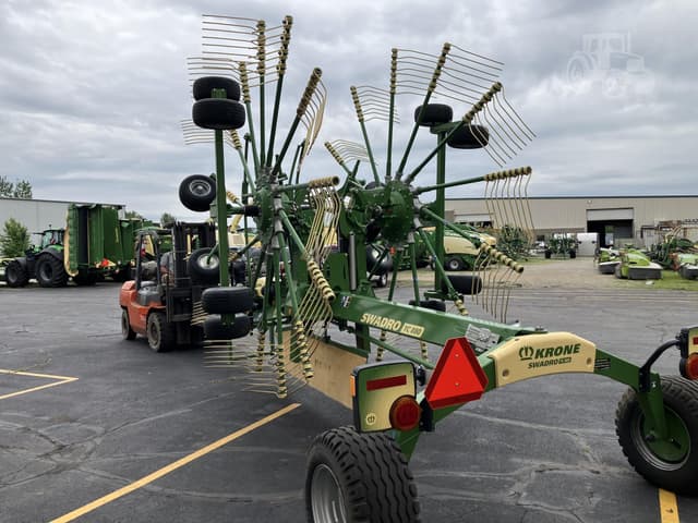 Image of Krone Swadro TC880 equipment image 3