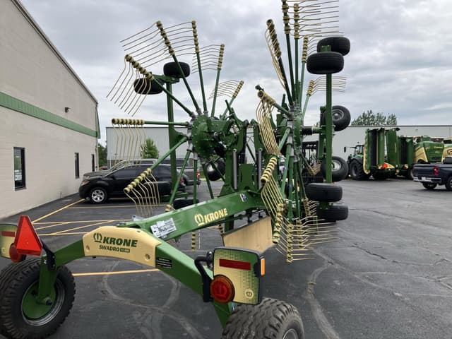 Image of Krone Swadro TC880 equipment image 2