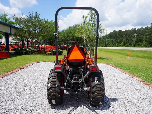 Image of Kubota B2401 equipment image 3