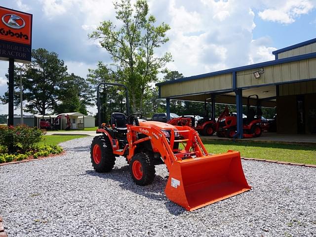 Image of Kubota B2401 equipment image 1