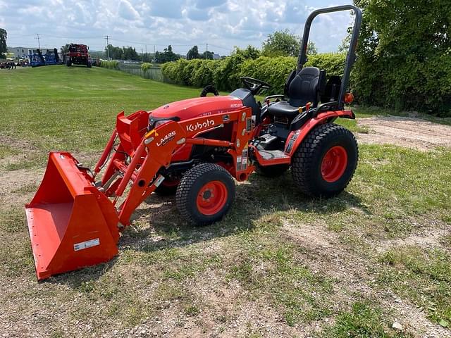 Image of Kubota B2301HSD equipment image 4