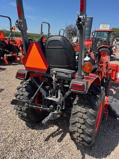 Image of Kubota B2301HSD equipment image 4