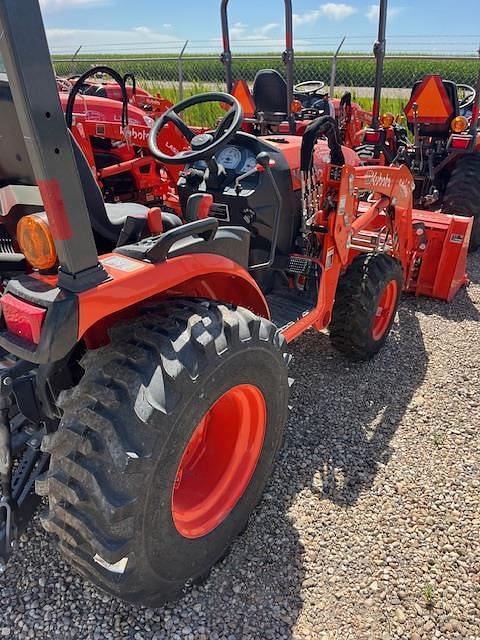 Image of Kubota B2401DT equipment image 4
