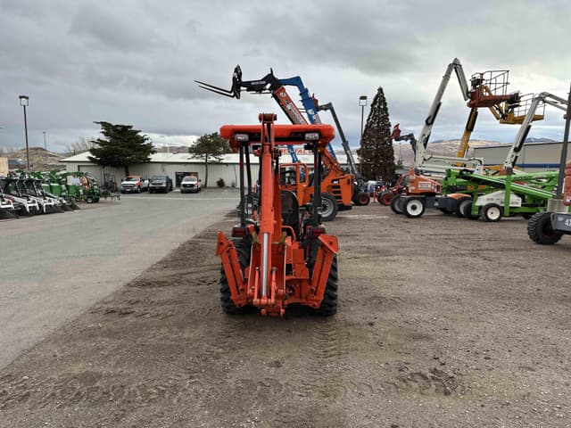 Image of Kubota B26 equipment image 3