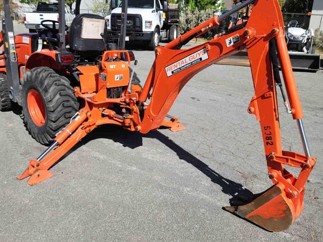 Image of Kubota B26 equipment image 3