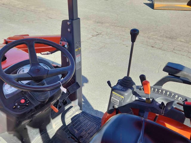 Image of Kubota B26 equipment image 4