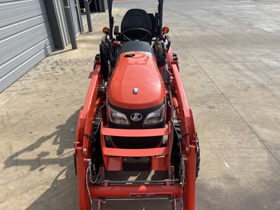 Image of Kubota B2601 equipment image 3