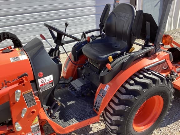Image of Kubota B2601 equipment image 4