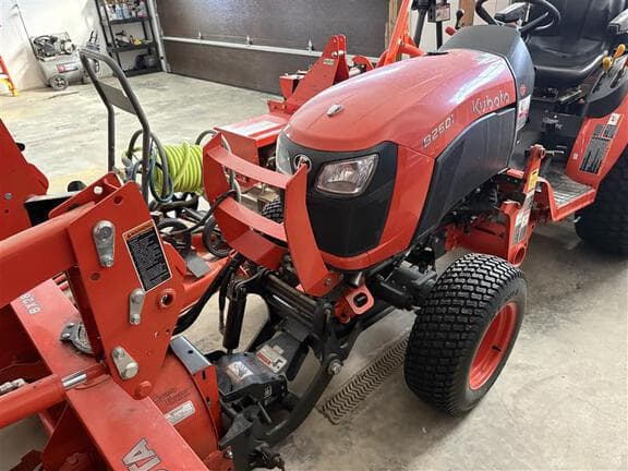 Image of Kubota B2601 equipment image 3