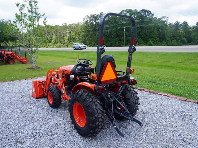 Image of Kubota B2601HSD equipment image 2