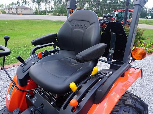 Image of Kubota B2601HSD equipment image 3