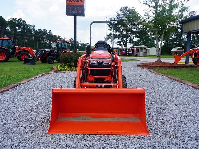 Image of Kubota B2601HSD equipment image 3