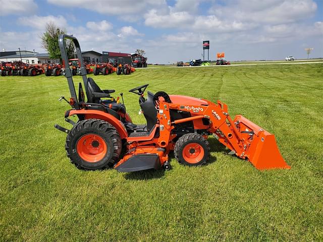 Image of Kubota B2601HSD equipment image 4