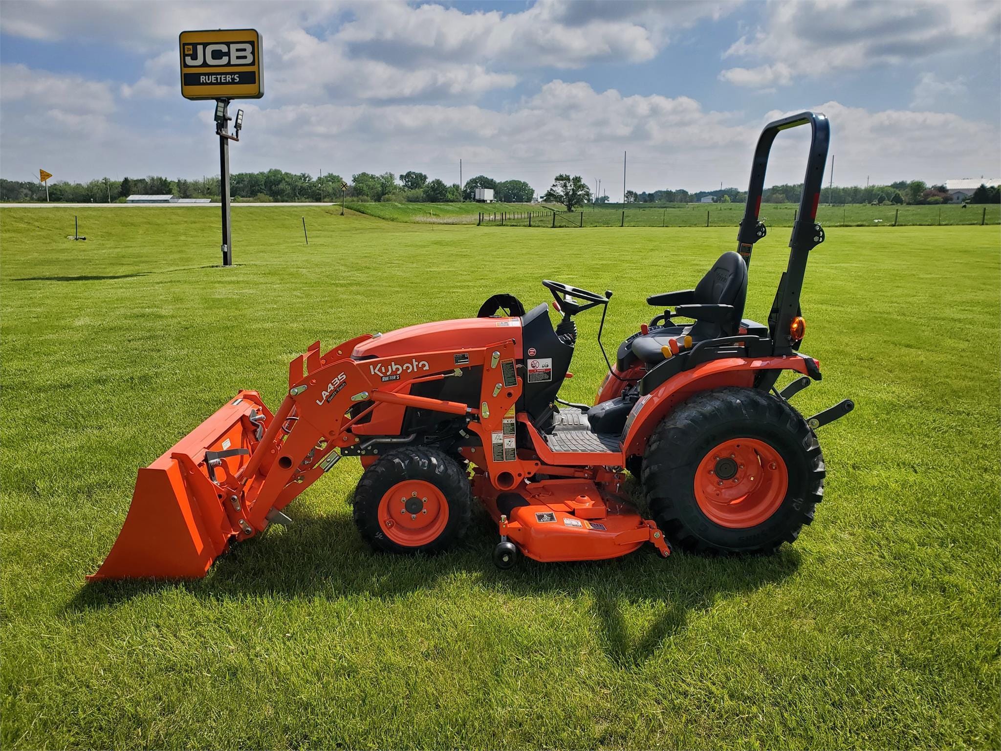 2023 Kubota B2601HSD Equipment Image0