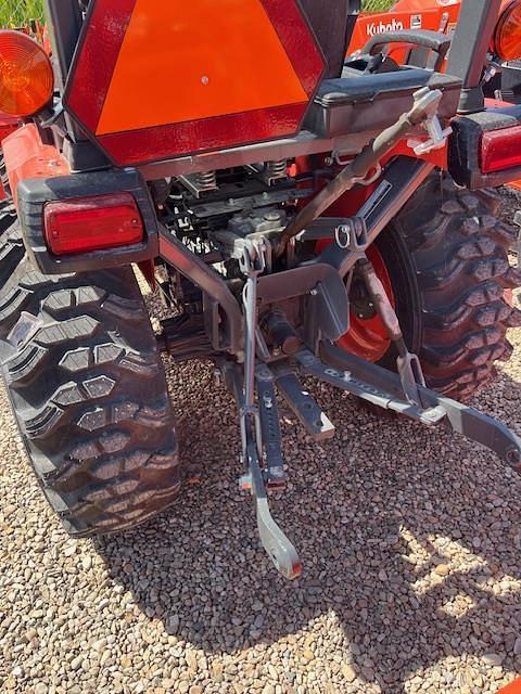 Image of Kubota B2601HSD equipment image 3