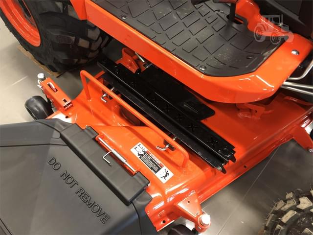Image of Kubota BX2380 equipment image 3
