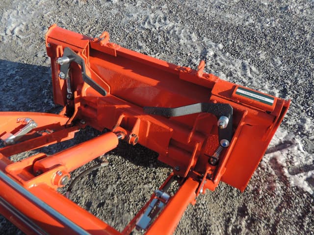 Image of Kubota BX2380 equipment image 4