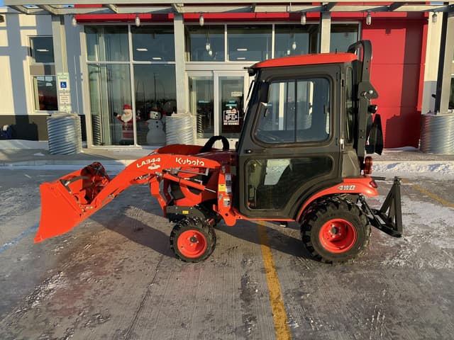 Image of Kubota BX2680 equipment image 1