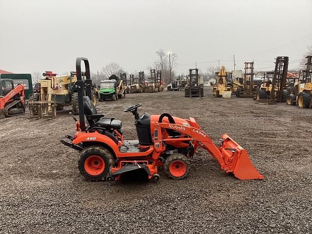 Image of Kubota BX2680 equipment image 4